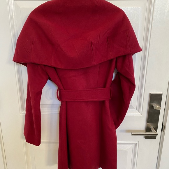 Winter coat with shawl color in burgundy - Picture 3 of 3